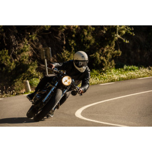 01-img-shoei-casco-moto-exzero-negro 2