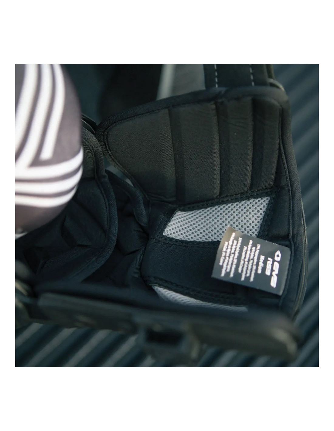 RODILLERAS ORTOPEDICAS EVS RS9 NEGRO RODILLERAS ORTOPEDICAS EVS RS9 NEGRO