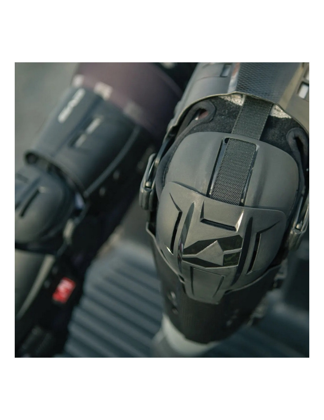 RODILLERAS ORTOPEDICAS EVS RS9 NEGRO RODILLERAS ORTOPEDICAS EVS RS9 NEGRO