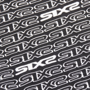 01-img-sixs-ropa-tecnica-moto-outdoor-4-season-TBX-V2-logo-negro-blanco 2